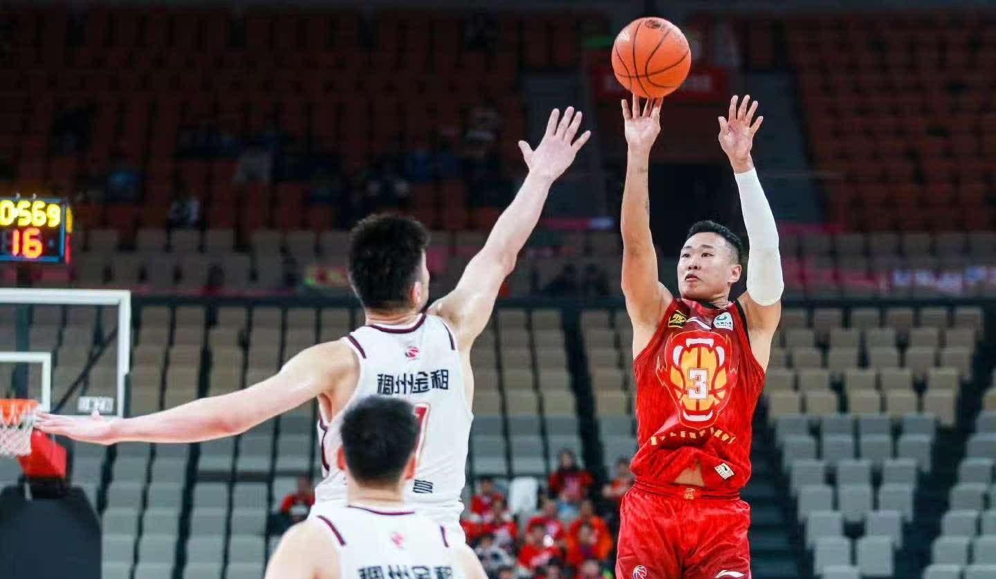 米兰体育培训-包含浙江队爆发神级表现，CBA季后赛被彻底压制，逆转的词条