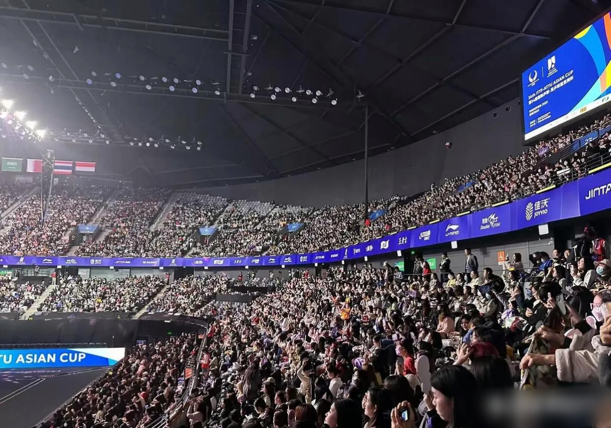 盛况空前！比赛现场座无虚席