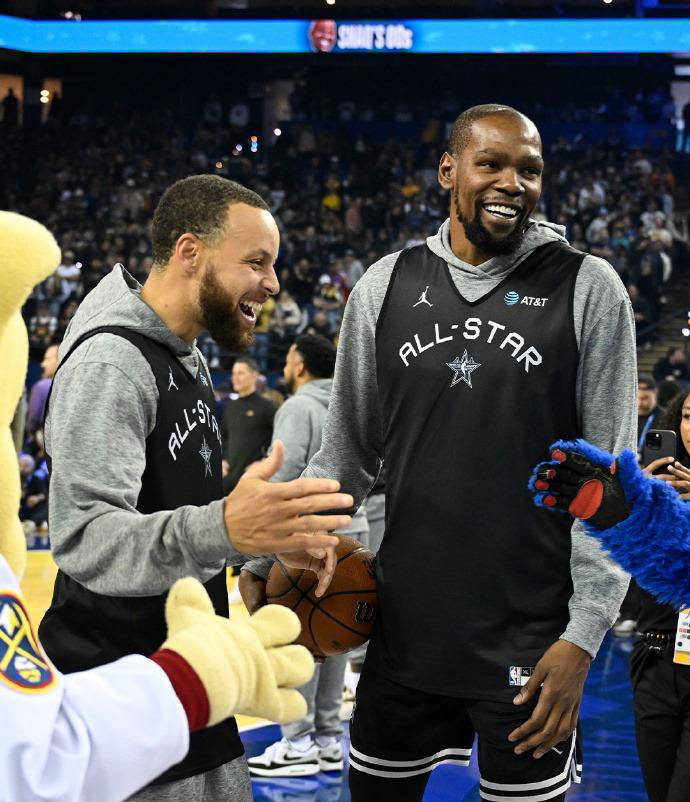 米兰体育链接-包含篮球明星赛刷爆社交媒体，网友热议连连的词条