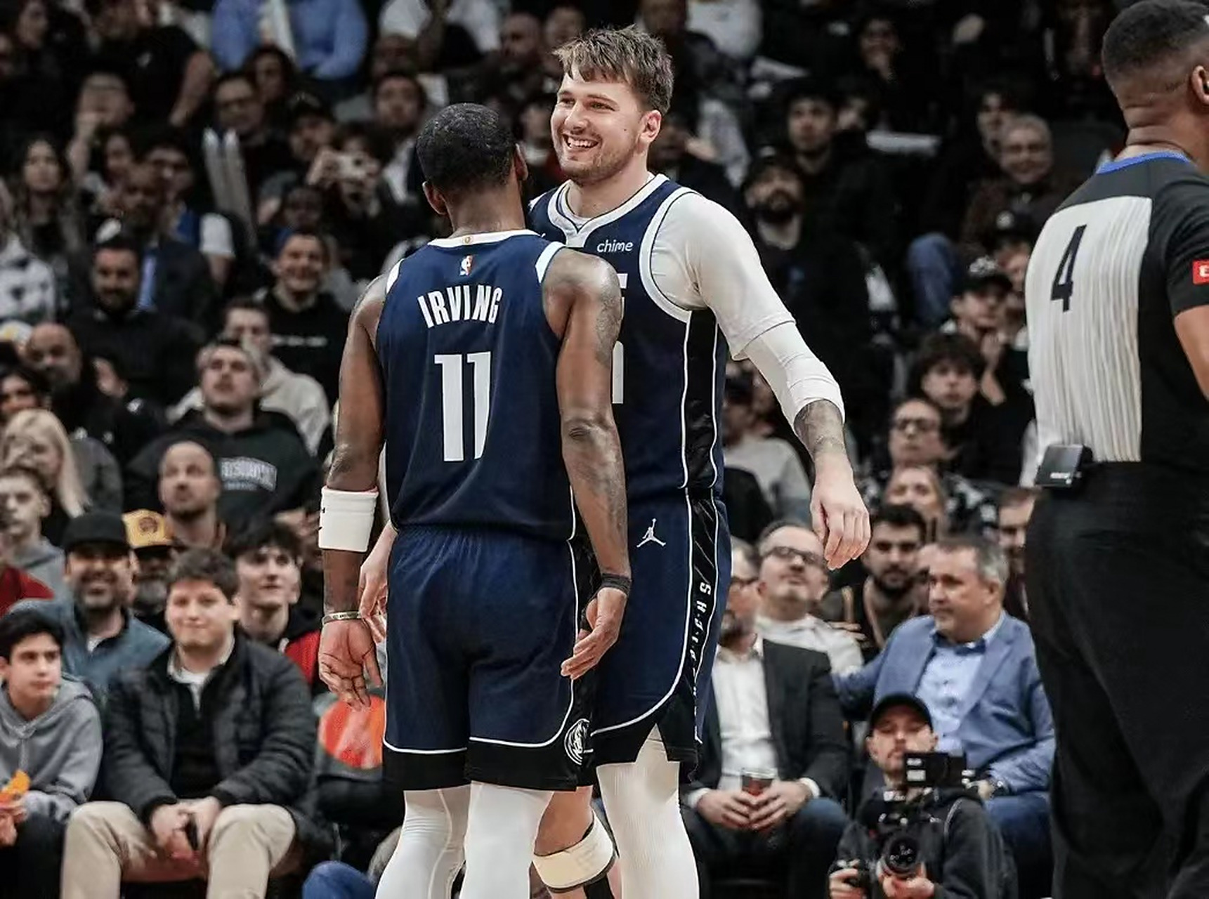 包含独行侠队签下两位实力球员助阵新赛季的词条