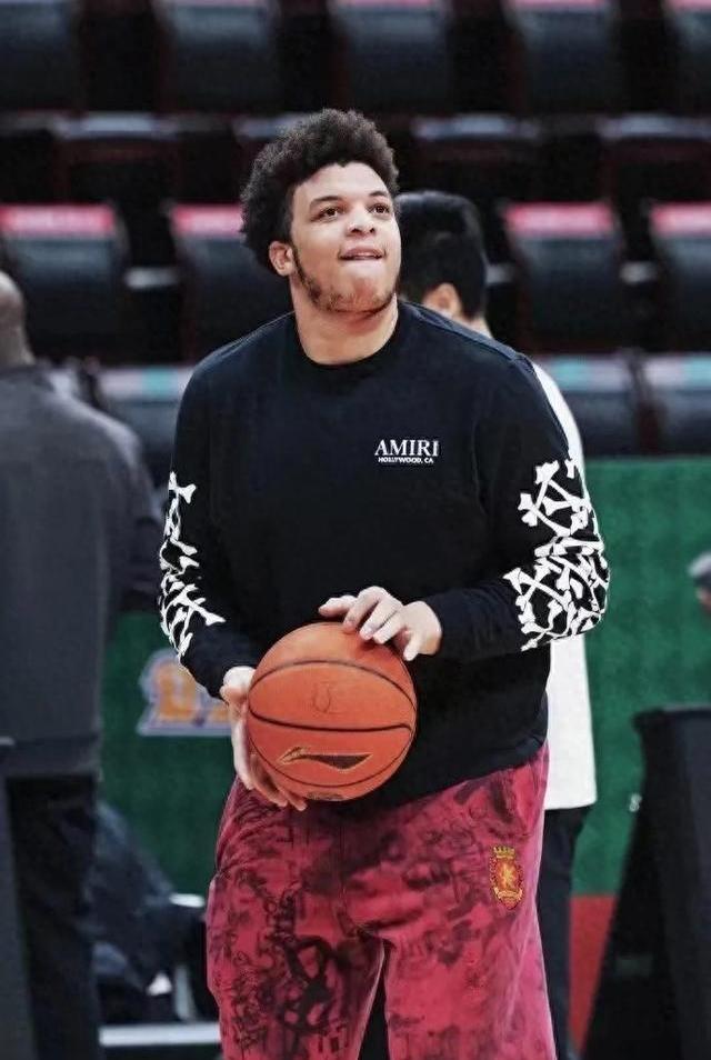 圣蒂埃特罗伤愈复出，球队战绩大幅改观的简单介绍