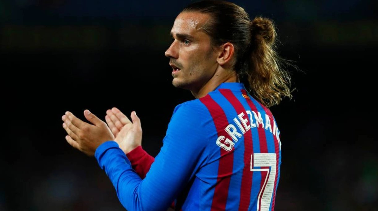 包含巴塞罗那遭遇队内危机主帅面临压力的词条