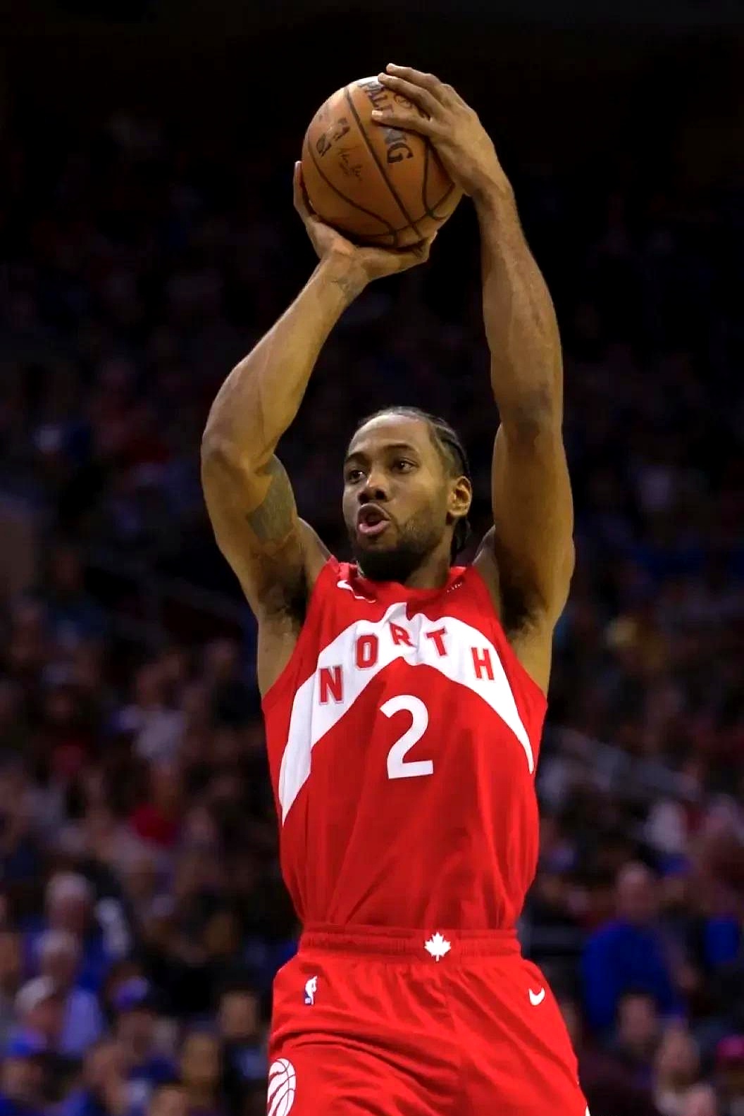 关于猛龙大胜灰熊，伦纳德风采再现成就王者的信息