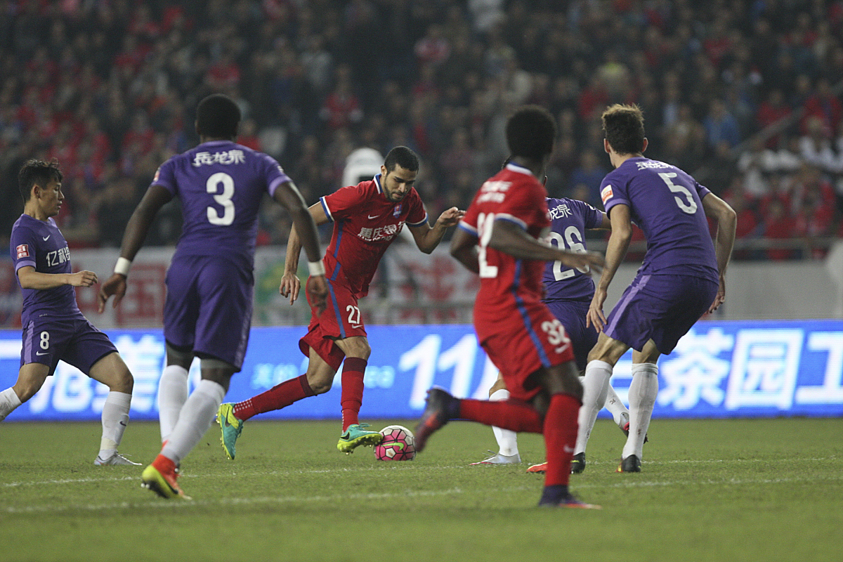 青岛黄海主场取胜，力保争冠希望