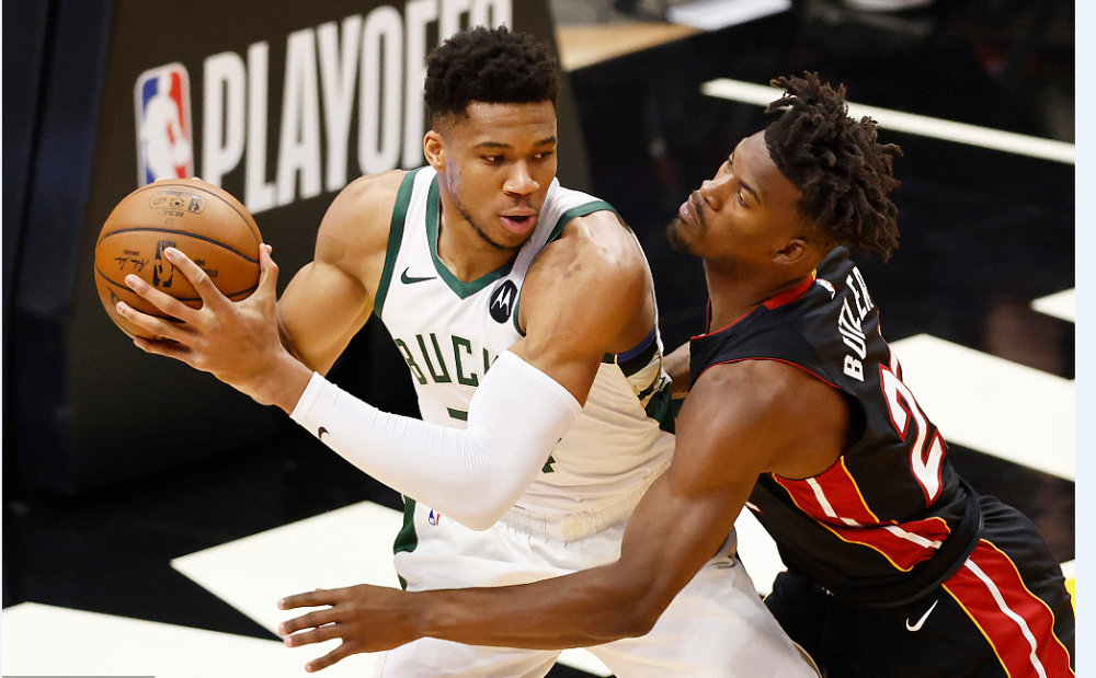 米兰体育app下载-湖南男篮主场失利，排名下滑