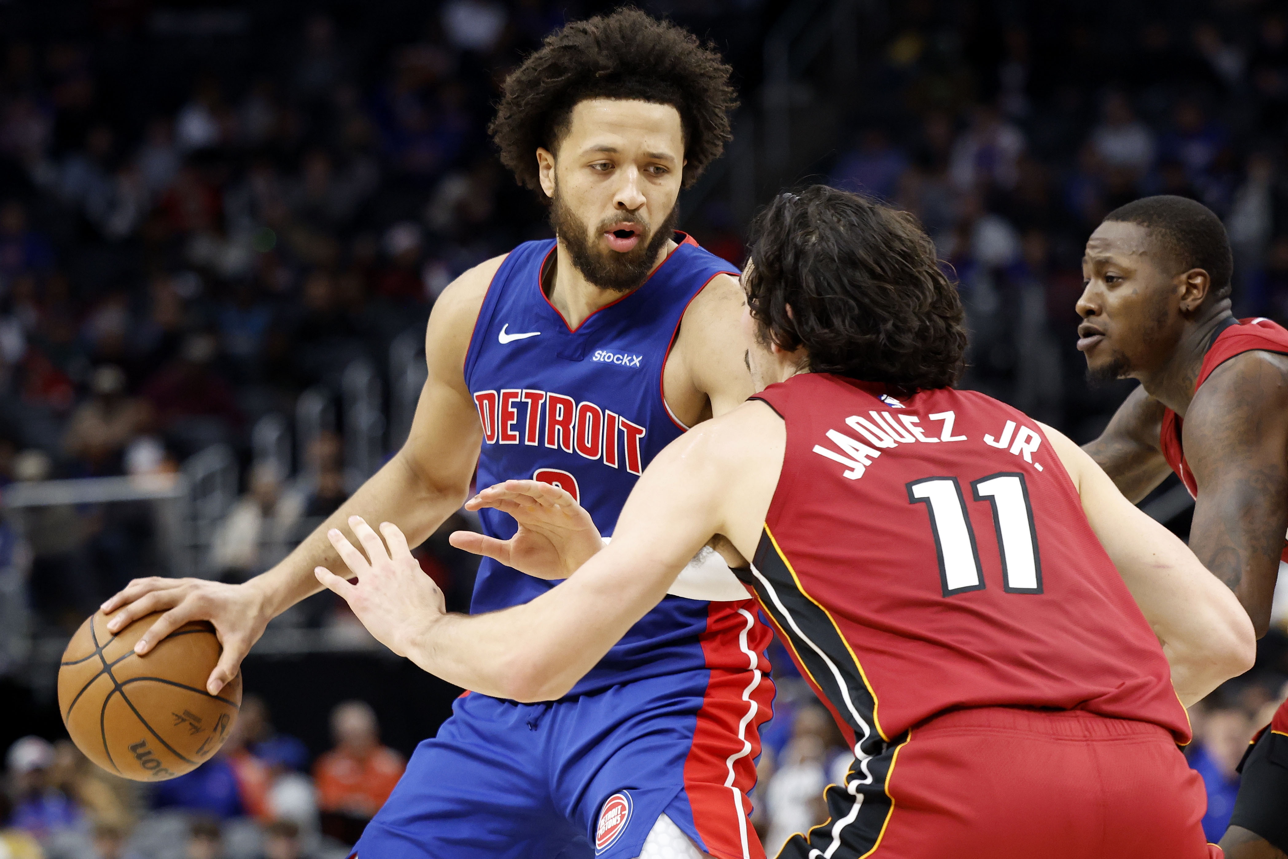 老鹰队员集体崛起，活塞防守难以突破的简单介绍