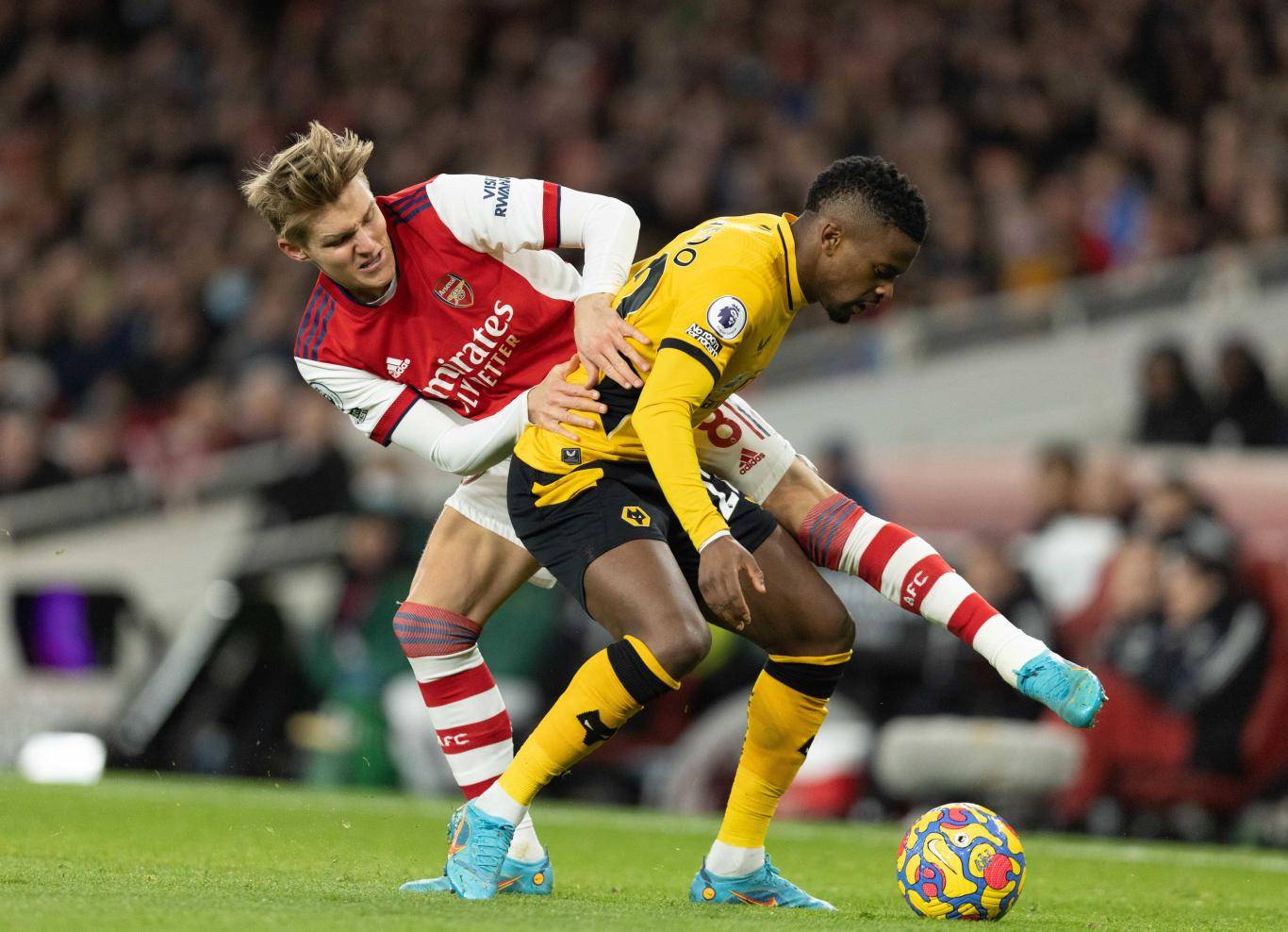 切尔西客场惨败狼队，遭遇三连败的简单介绍