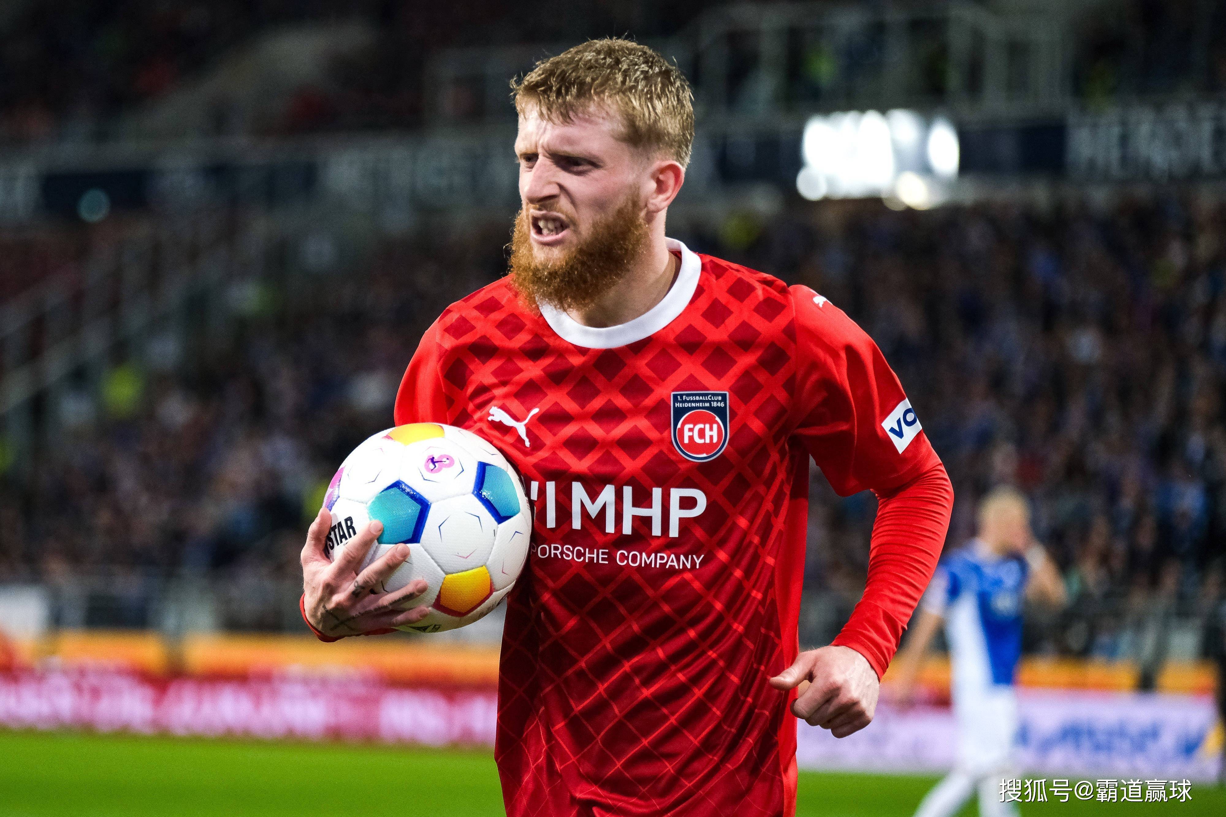 米兰体育vip注册-沃尔夫斯堡球员训练备战英超前十的简单介绍