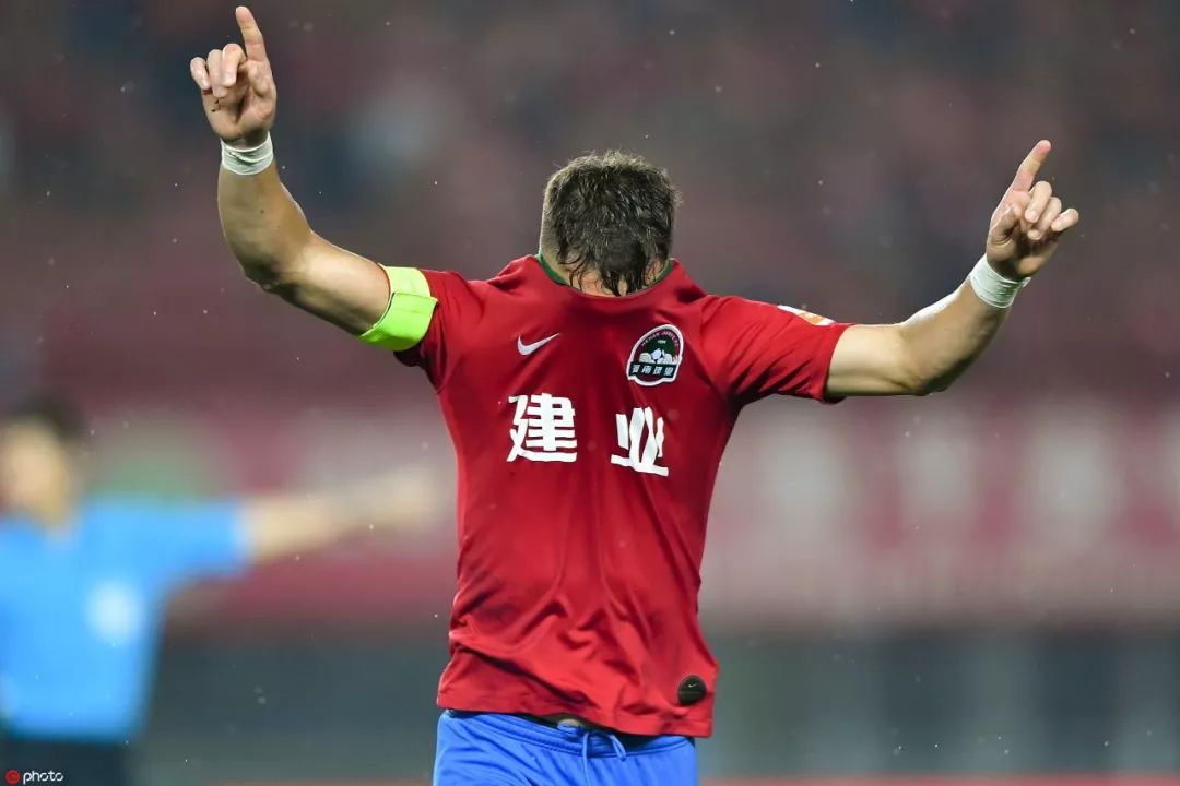 米兰体育官网app-国内职业足球锦标赛紧张之战：建业胜一方晋级的简单介绍