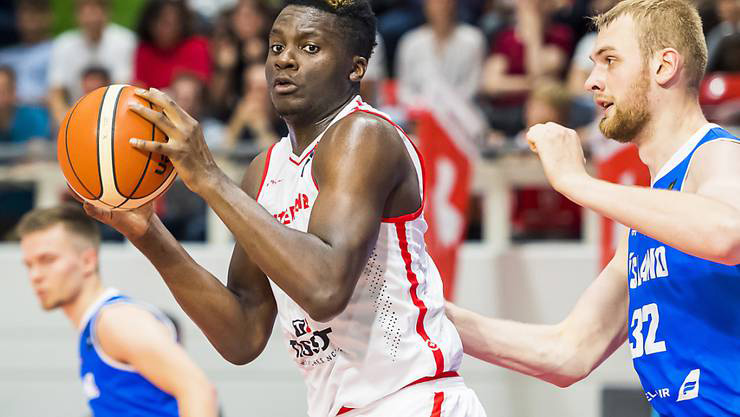 瑞士男篮取得历史性胜利，进军前十