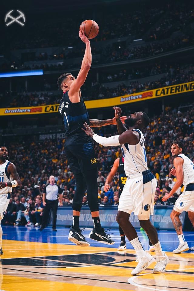 米兰体育网站入口-包含强强对话闪耀赛场，完美配合制胜策略的词条