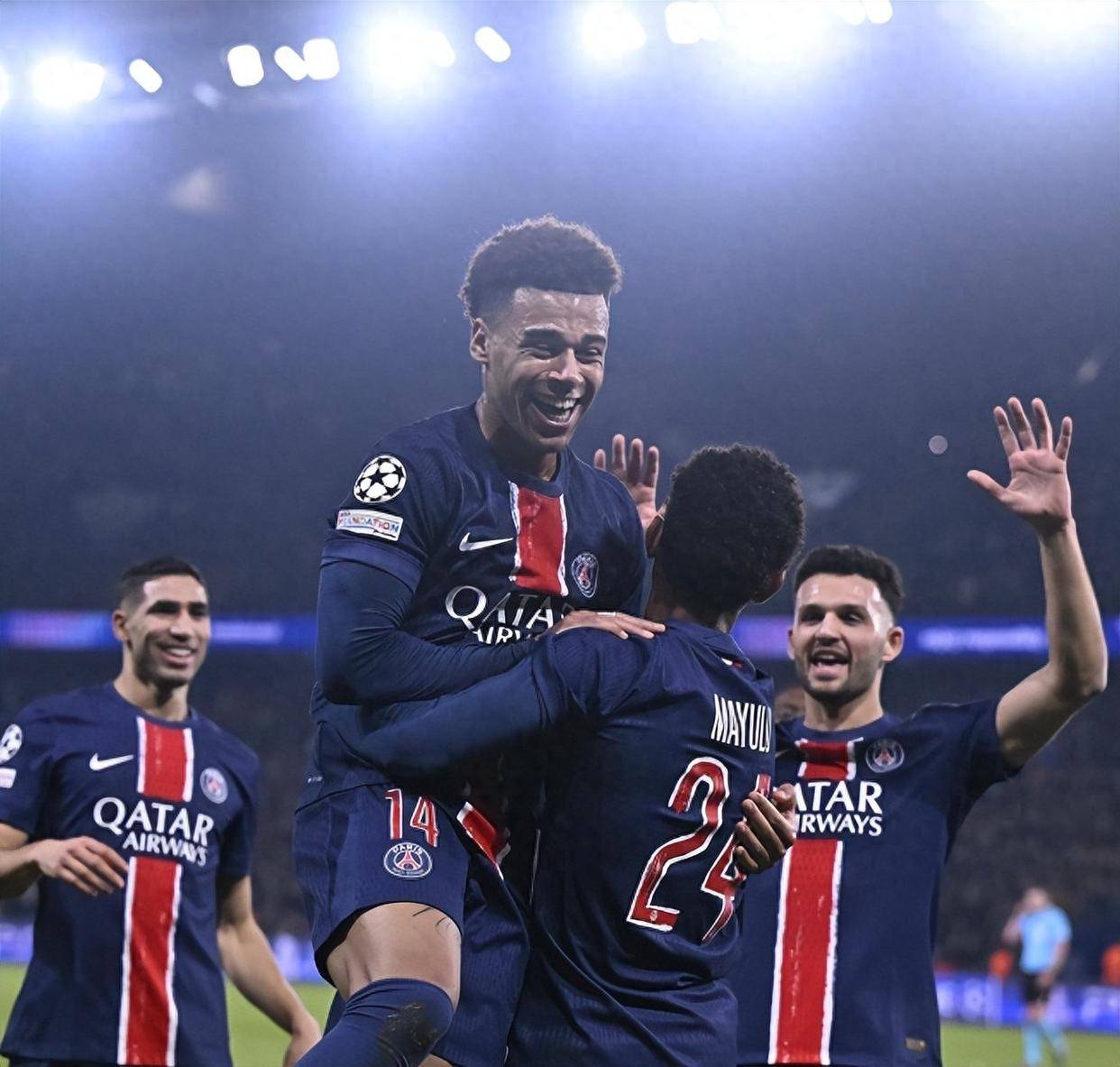 巴黎主场大胜，提前晋级淘汰赛