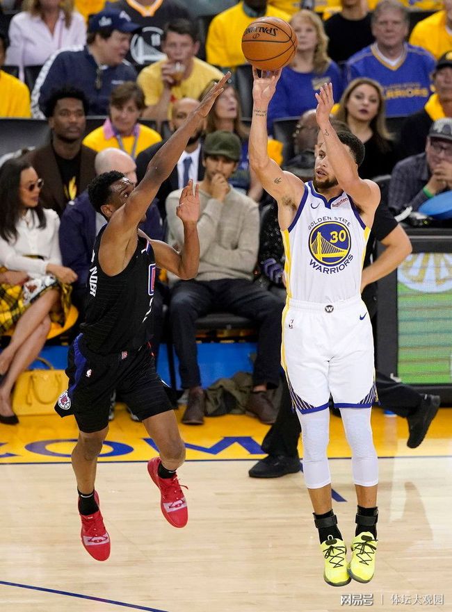 米兰体育平台-尼斯主场轻取对手，喜迎胜利加冕榜首