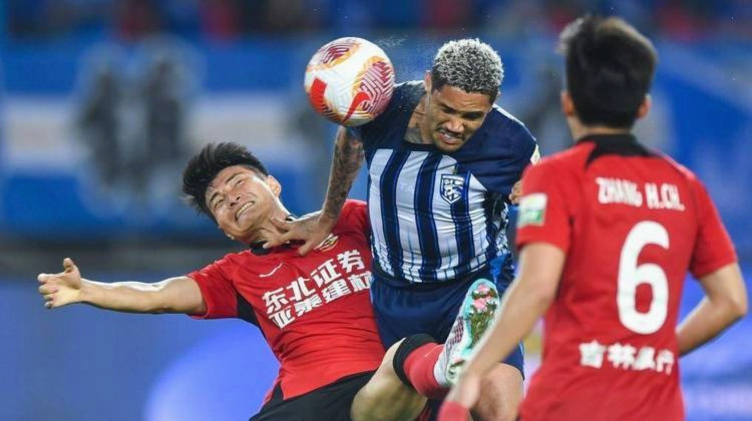 激战连连，球队势必全力争夺联赛胜利的简单介绍