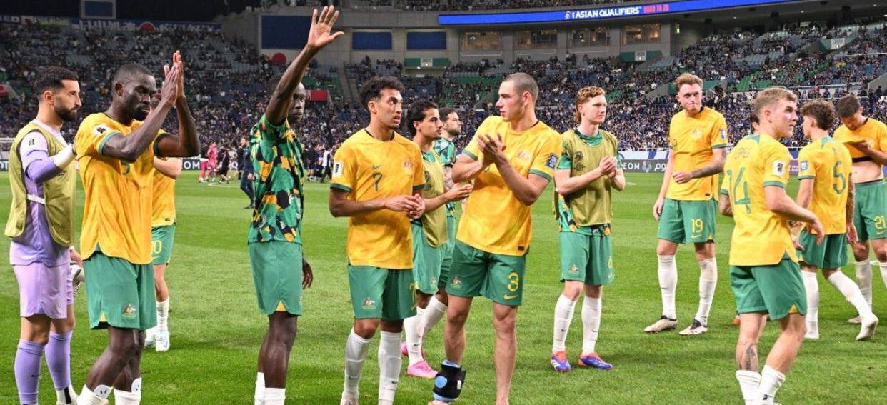 包含瑞士客场告负，晋级形势岌岌可危的词条